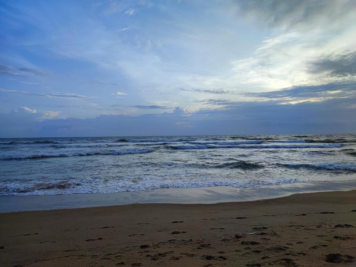 Hotel Candolim Aloft Экстерьер фото
